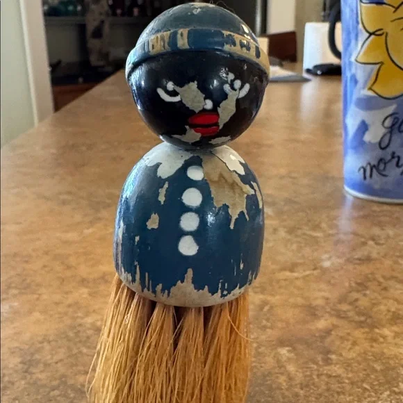 1940’s Mammy doll cloth crumb whisk - Picture 4 of 4
